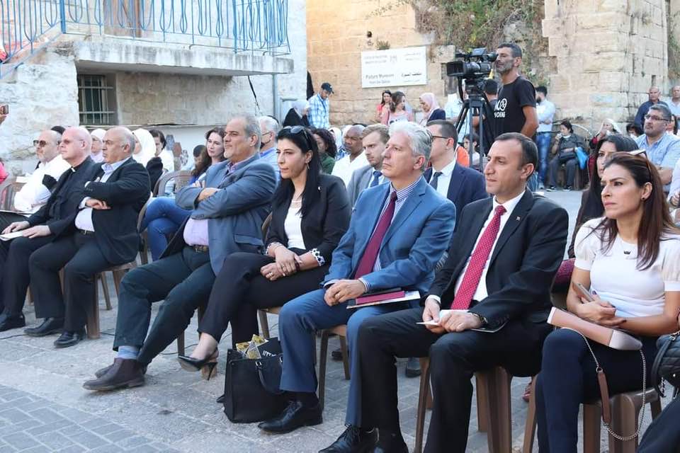 Media for القدس لنا
